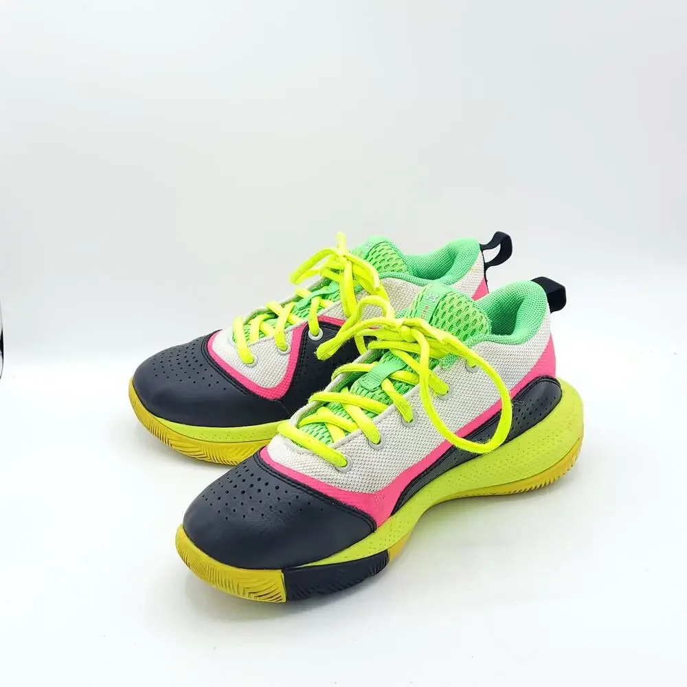 under armour gs sc 3zero iv Kids Size 2.5Y 3023919 -102